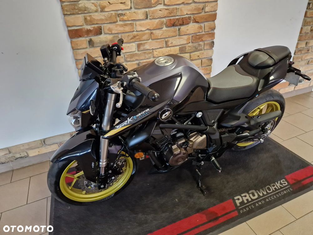 QJMOTOR SRK 700 - 6