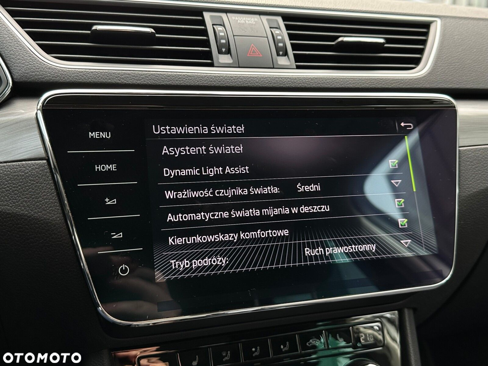 Skoda Superb 2.0 TDI SCR Style DSG - 35