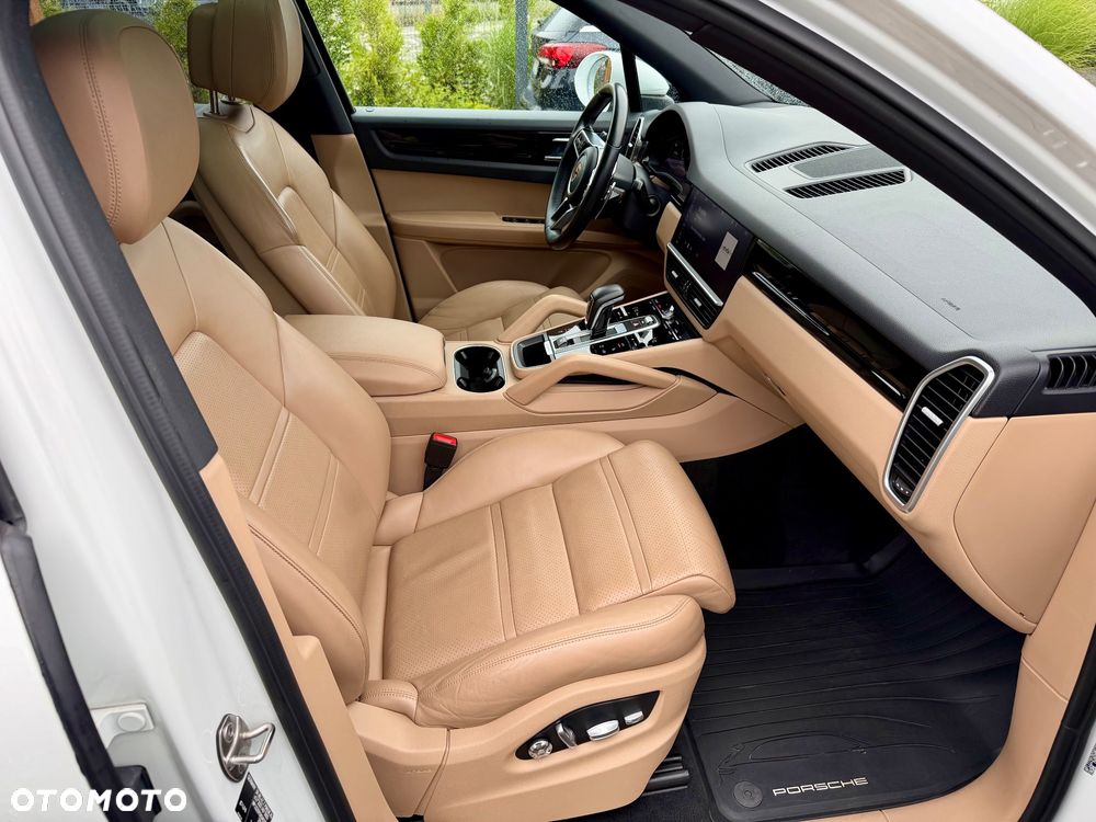Porsche Cayenne Standard - 29