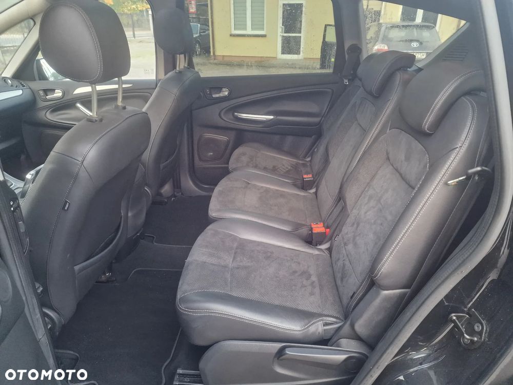 Ford S-Max - 10