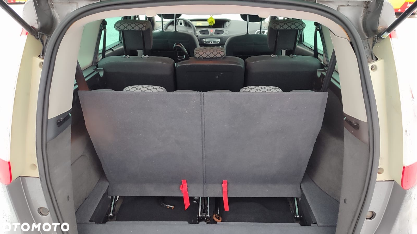 Renault Grand Scenic - 8