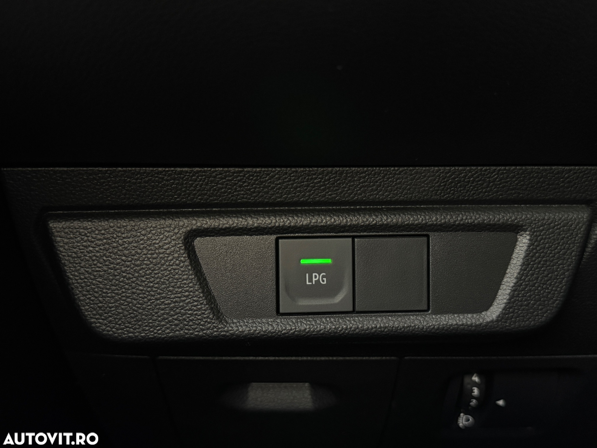 Dacia Logan ECO-G 100 MT6 Comfort - 16
