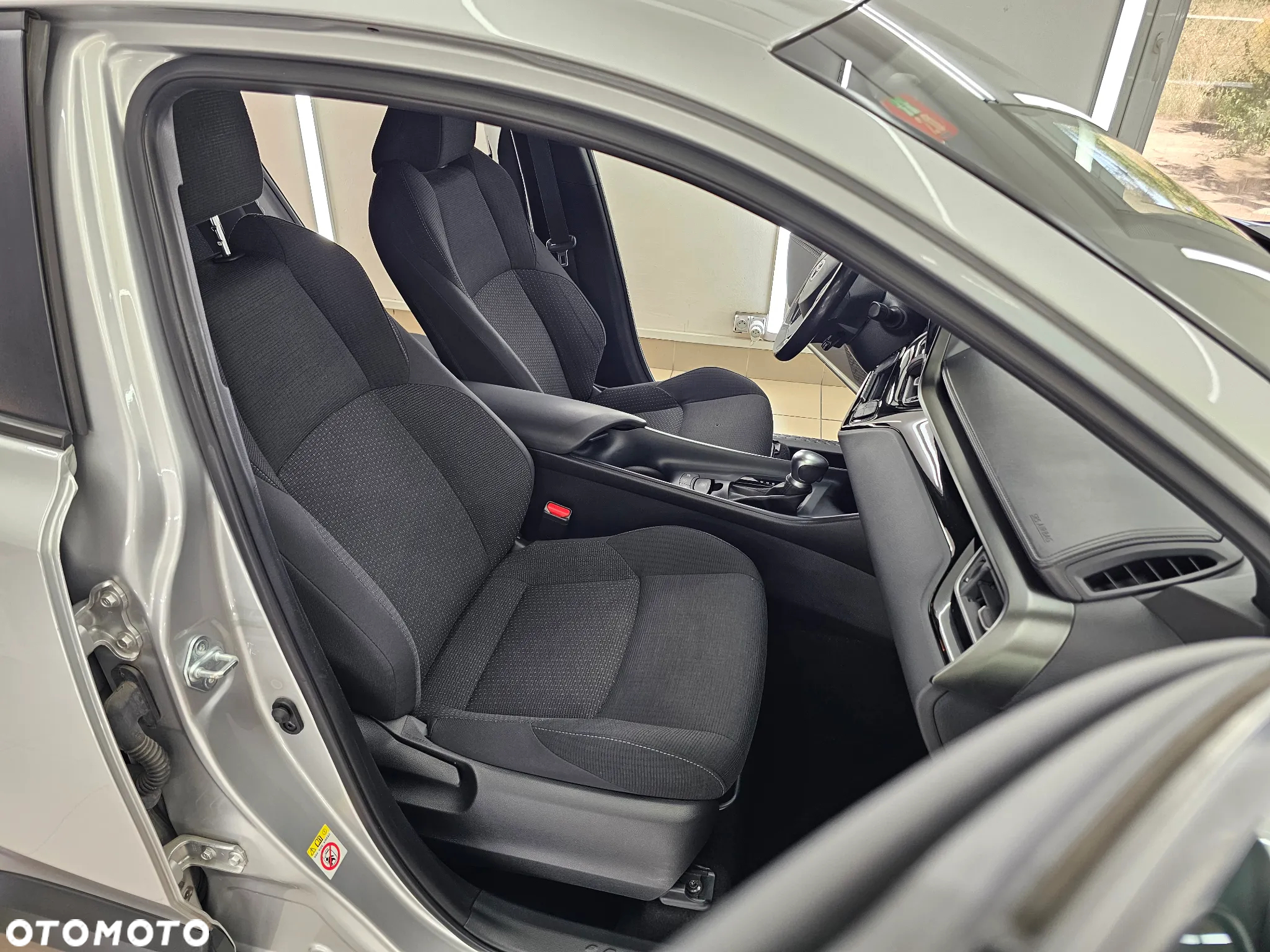 Toyota C-HR - 17