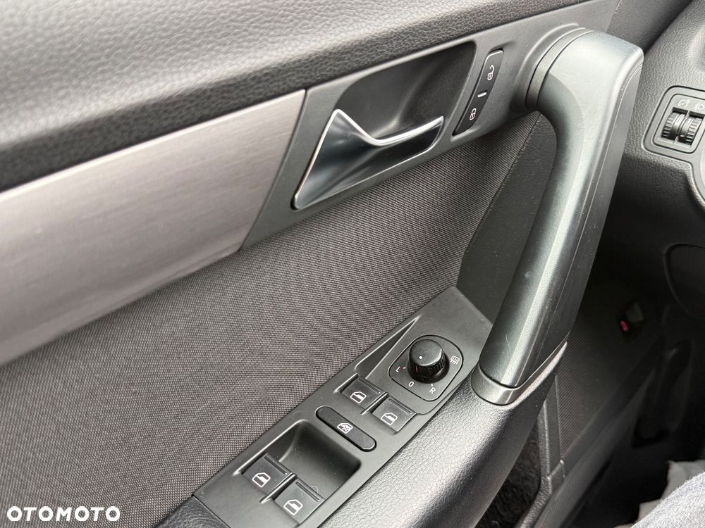 Volkswagen Passat 1.8 TSI Comfortline DSG - 24