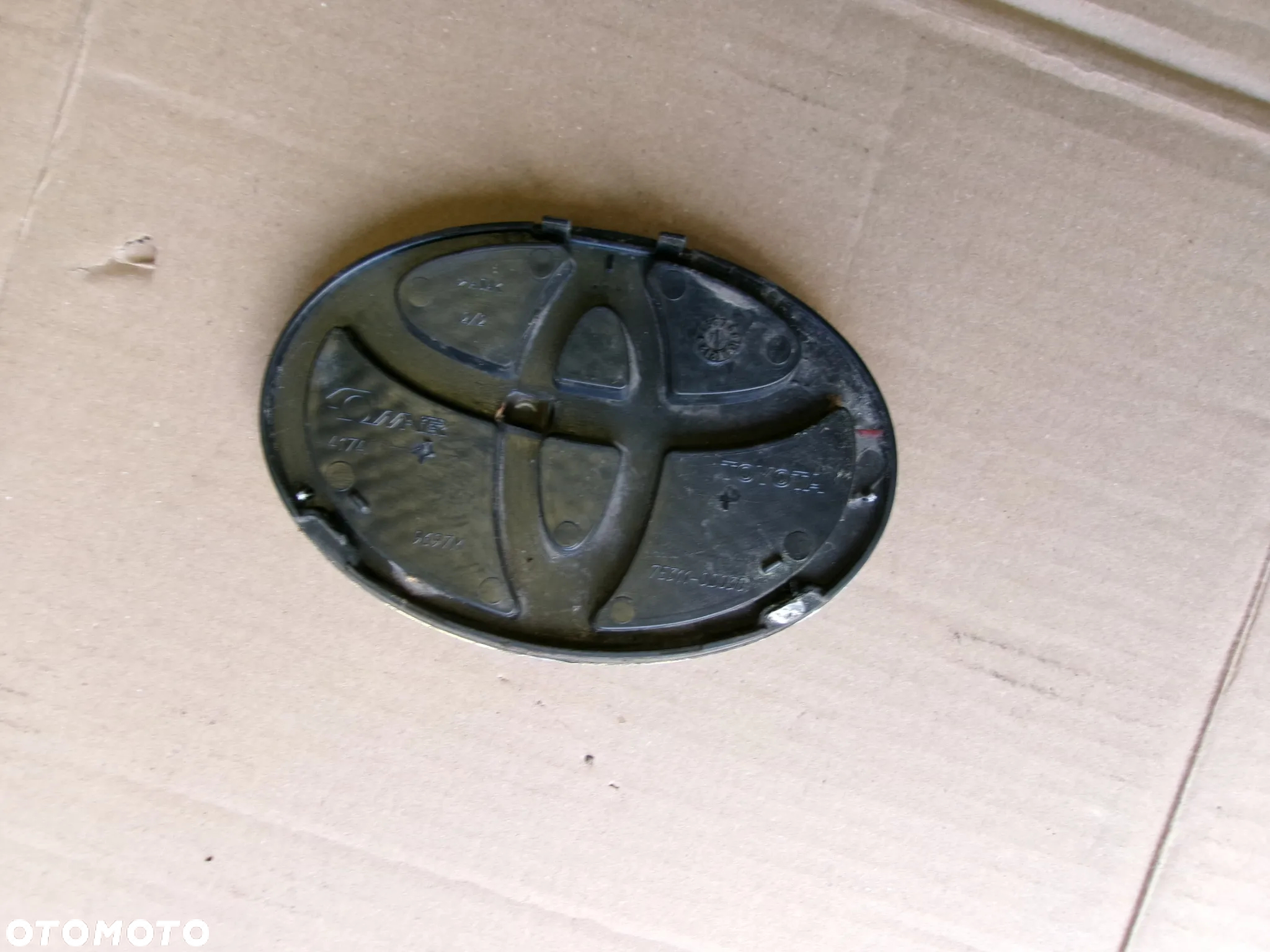 ZNACZEK EMBLEMAT TOYOTA YARIS II  05-09 - 3