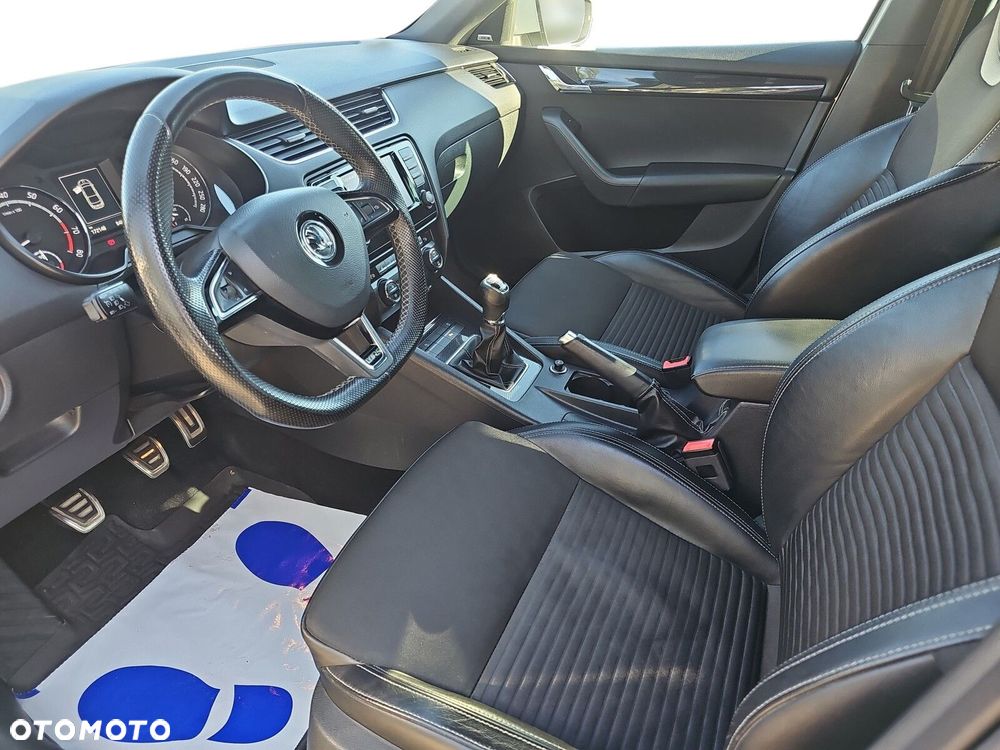 Skoda Octavia 2.0 TSI RS - 6