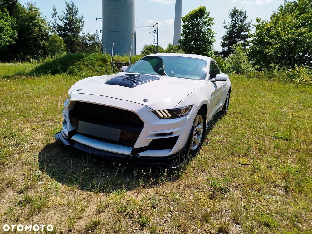 Ford Mustang - 1