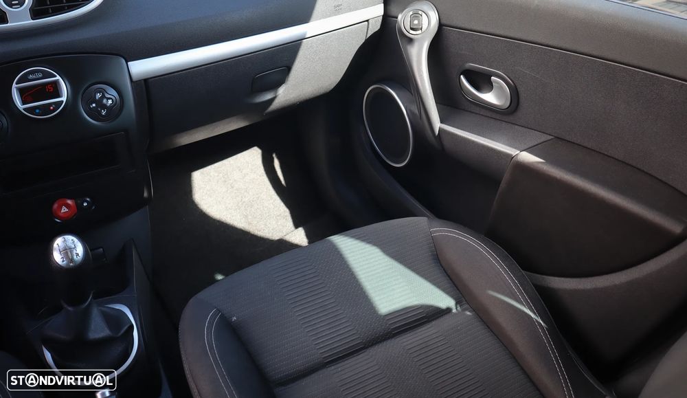 Renault Clio 1.2 16V Dynamique - 18