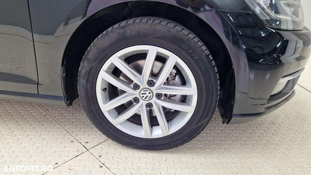 Volkswagen Golf - 19