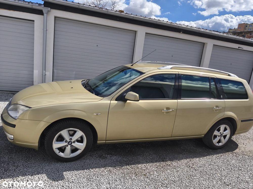 Ford Mondeo 1.8 Ambiente - 2