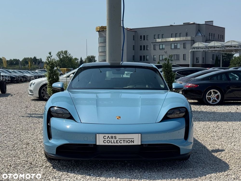 Porsche Taycan - 10