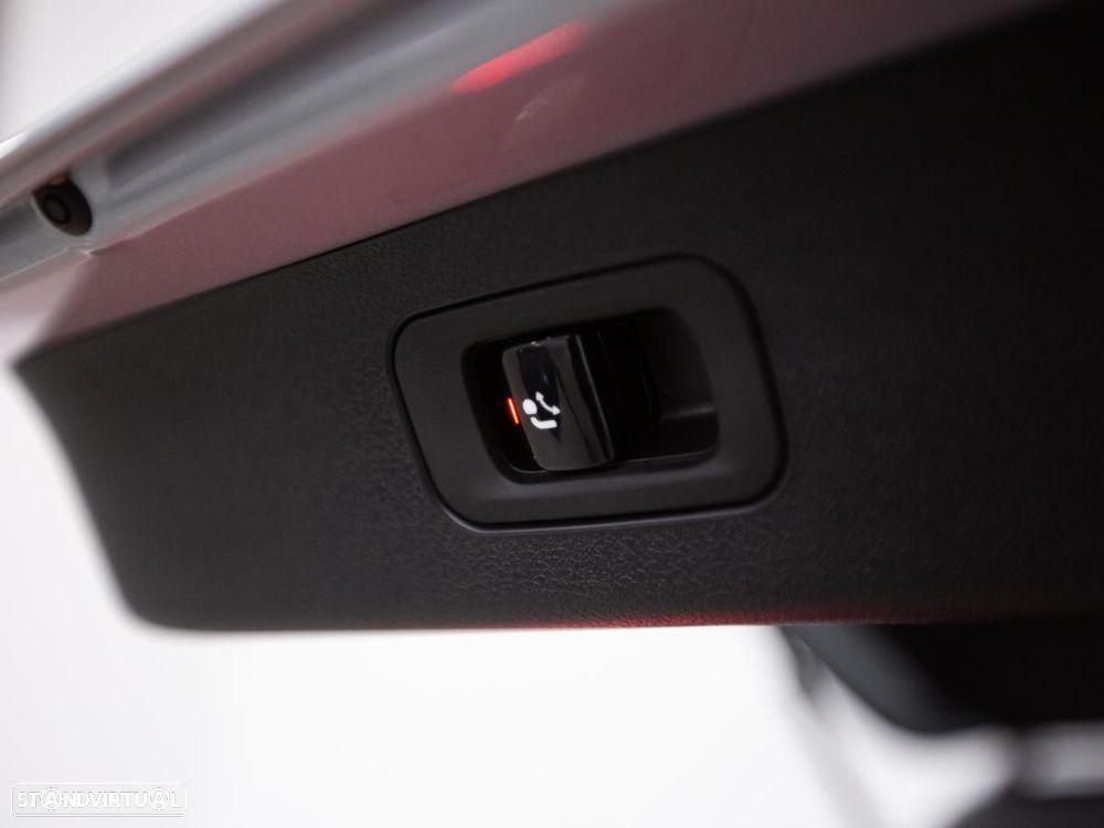 Mercedes-Benz E 300 e Station - 16