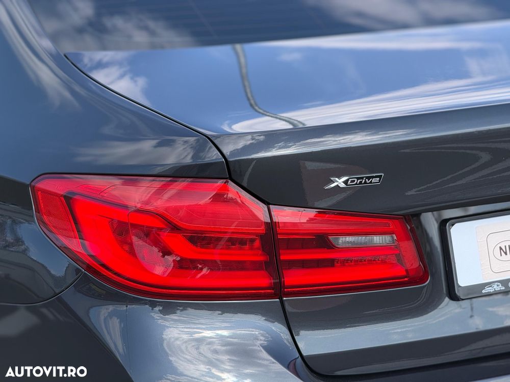 BMW Seria 5 530d xDrive AT - 6