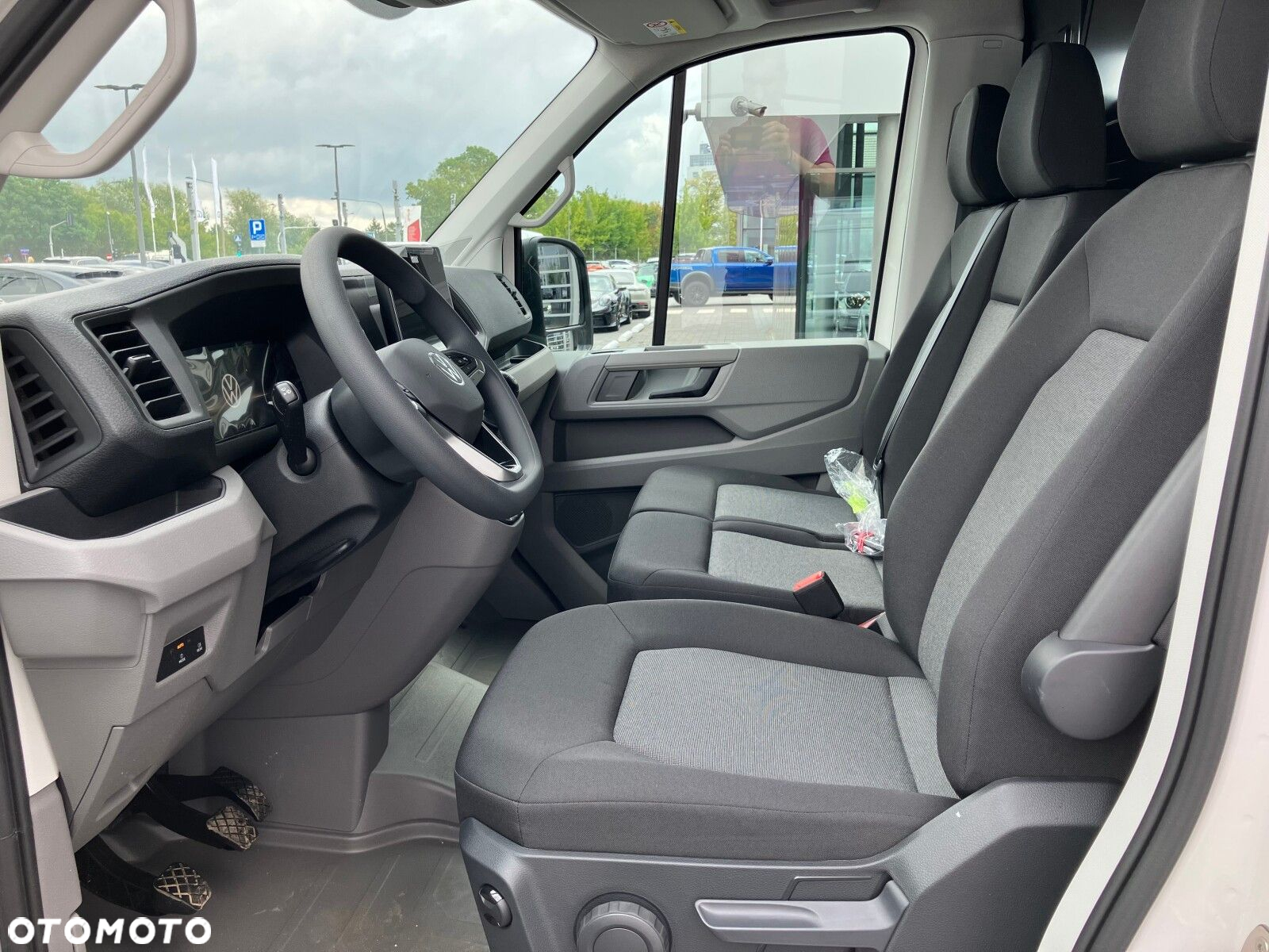 Volkswagen Crafter 35 2.0 TDI L4H3 4490 177 KM - 9