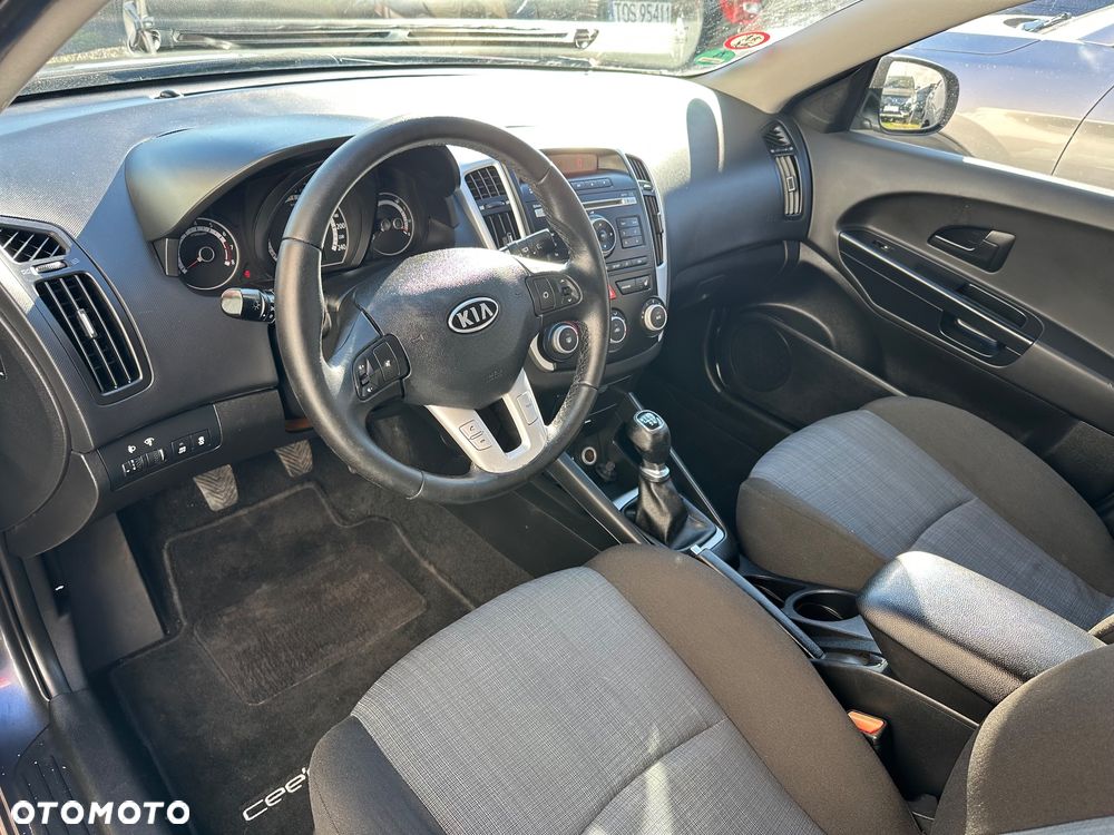 Kia Ceed 1.4 CVVT Vision - 17