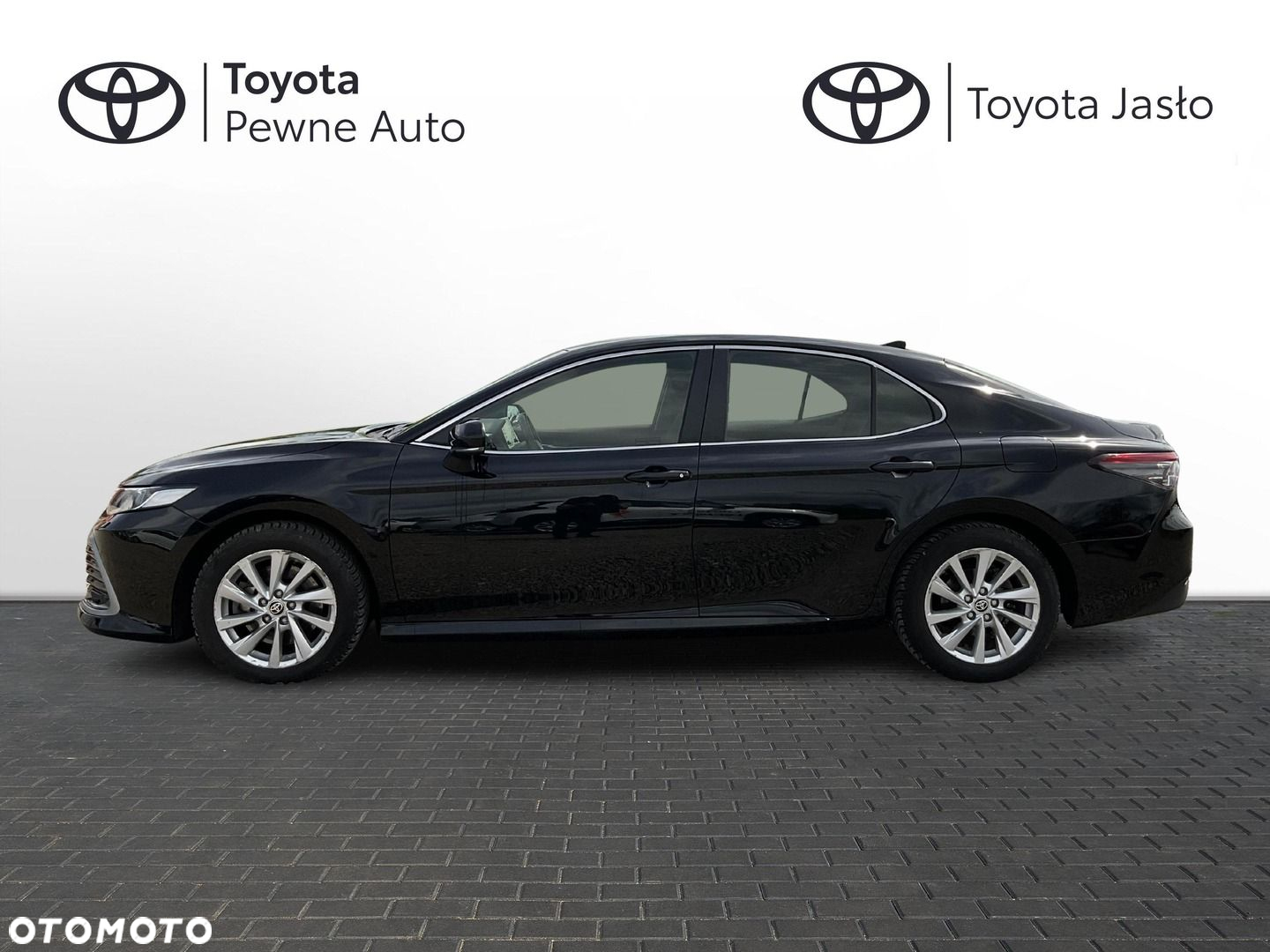 Toyota Camry - 5