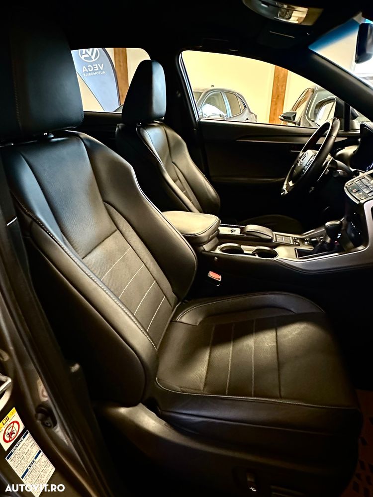 Lexus Seria NX 300h AWD F Sport - 25