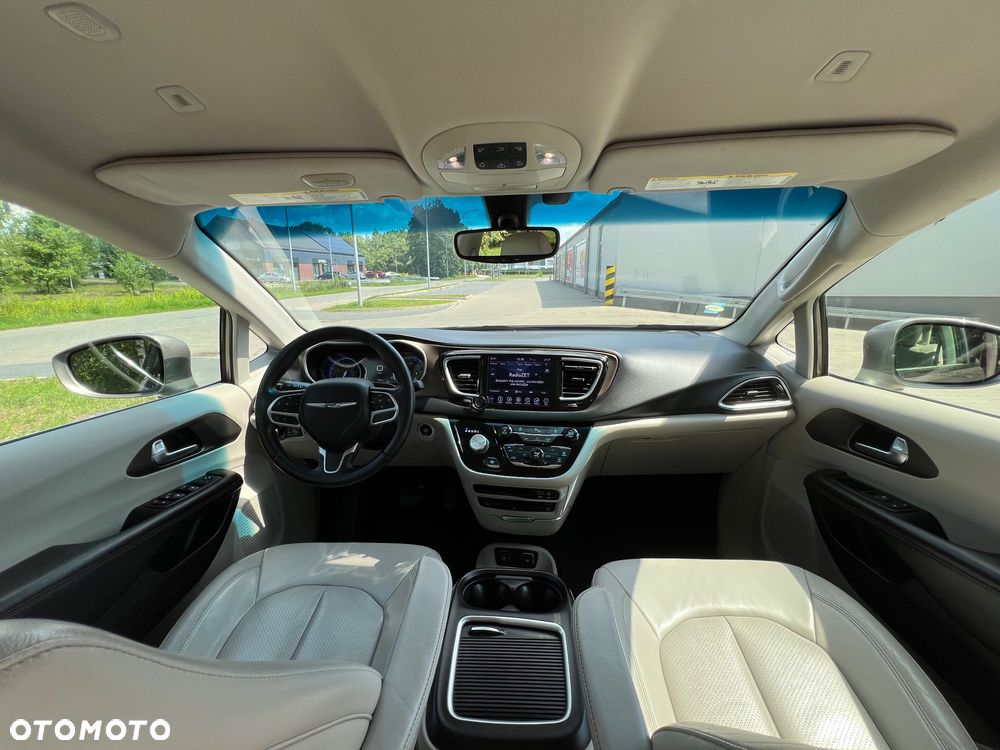 Chrysler Pacifica - 26