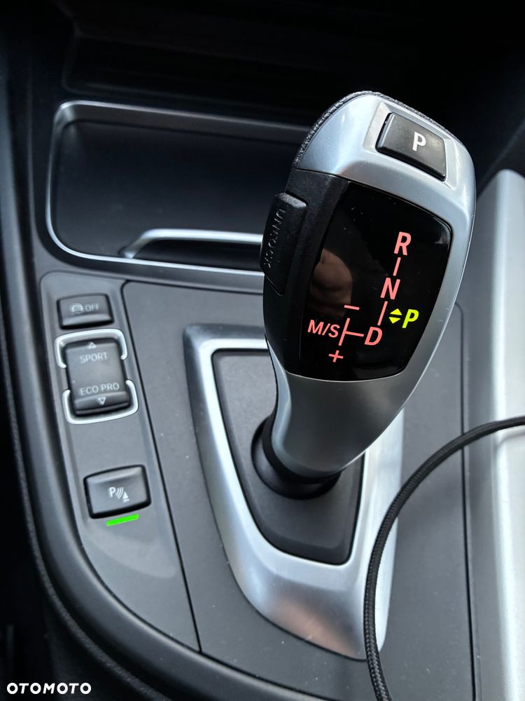 BMW Seria 3 320i Advantage - 29