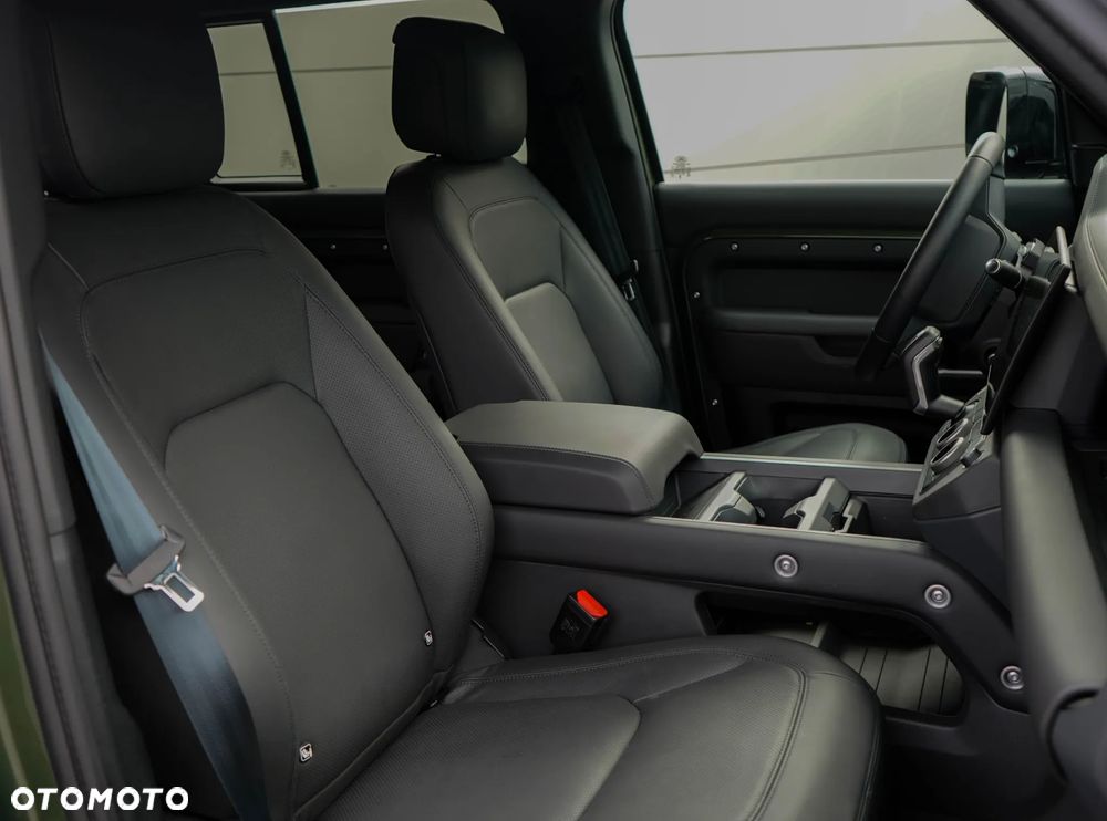 Land Rover Defender 3.0 D350 mHEV X-Dynamic SE - 31