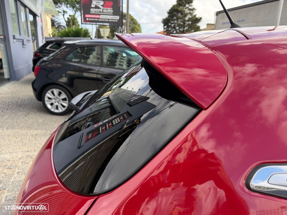 Peugeot 208 1.6 e-THP GTi by Sport - 13