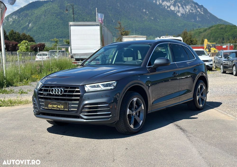 Audi Q5 55 TFSI e quattro S tronic - 1