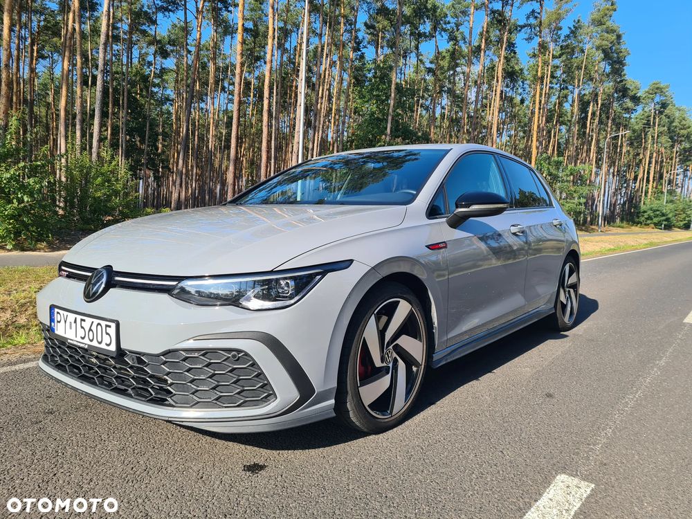 Volkswagen Golf - 1