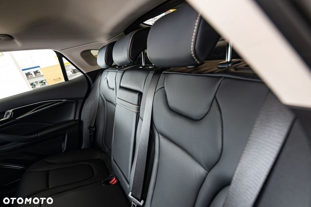 Bestune B70 2.0T Elegance - 13