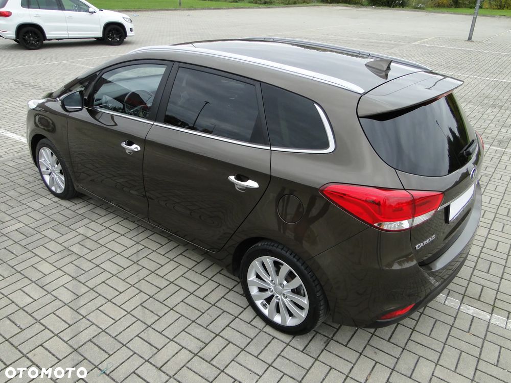 Kia Carens - 13