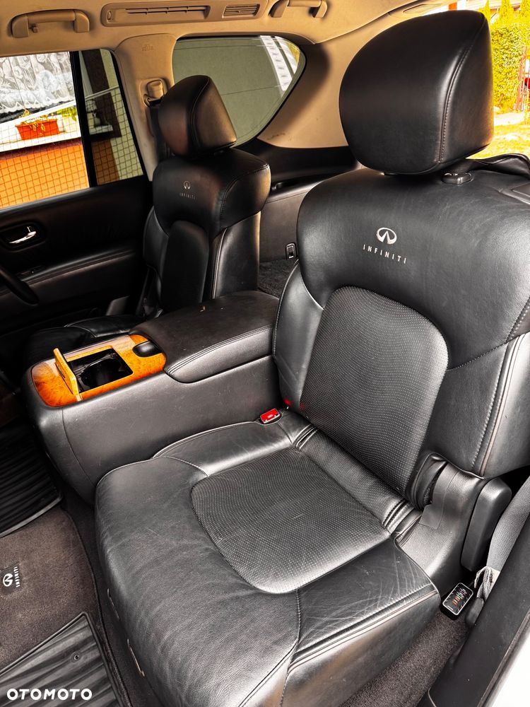 Infiniti QX80 - 12