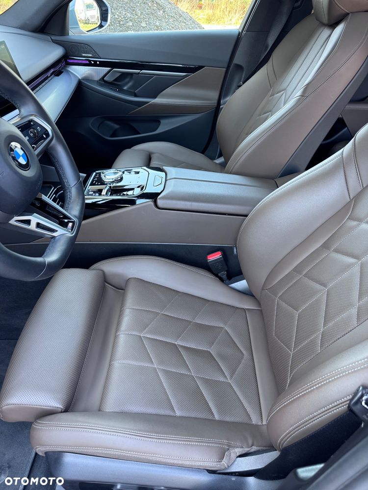 BMW Seria 5 520d xDrive mHEV - 13