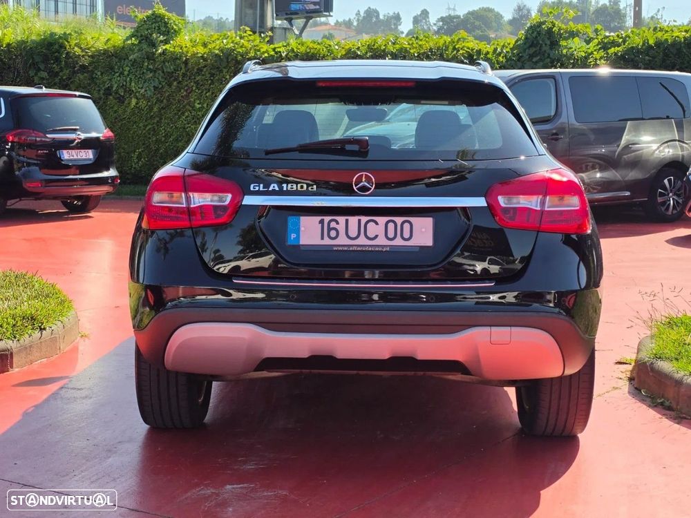 Mercedes-Benz GLA 180 d Aut. - 5
