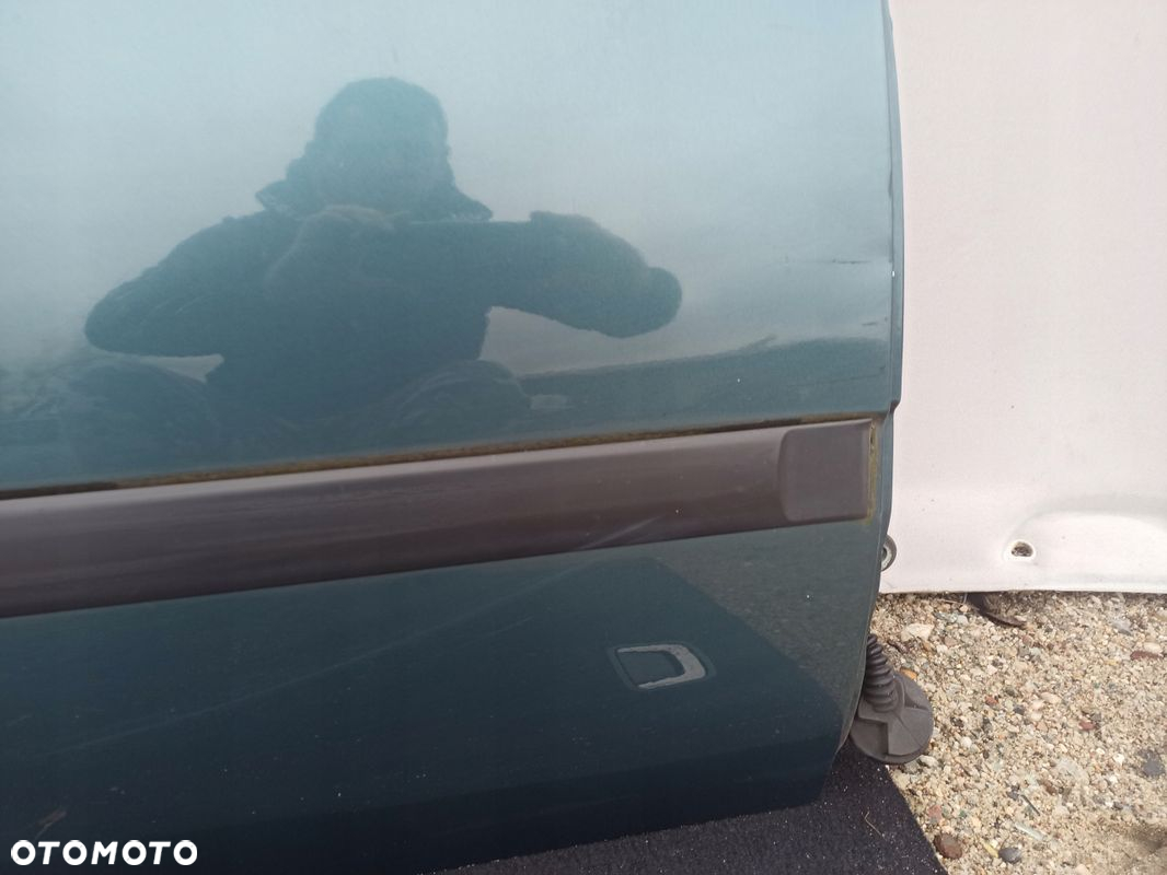 Drzwi prawy tył kompletne FORD FOCUS MK1 KOMBI kolor X1 - 6