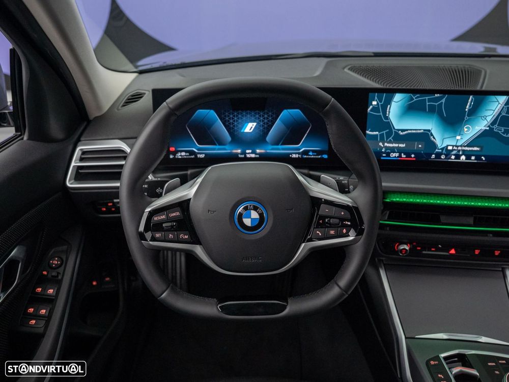 BMW 330 e Auto - 18