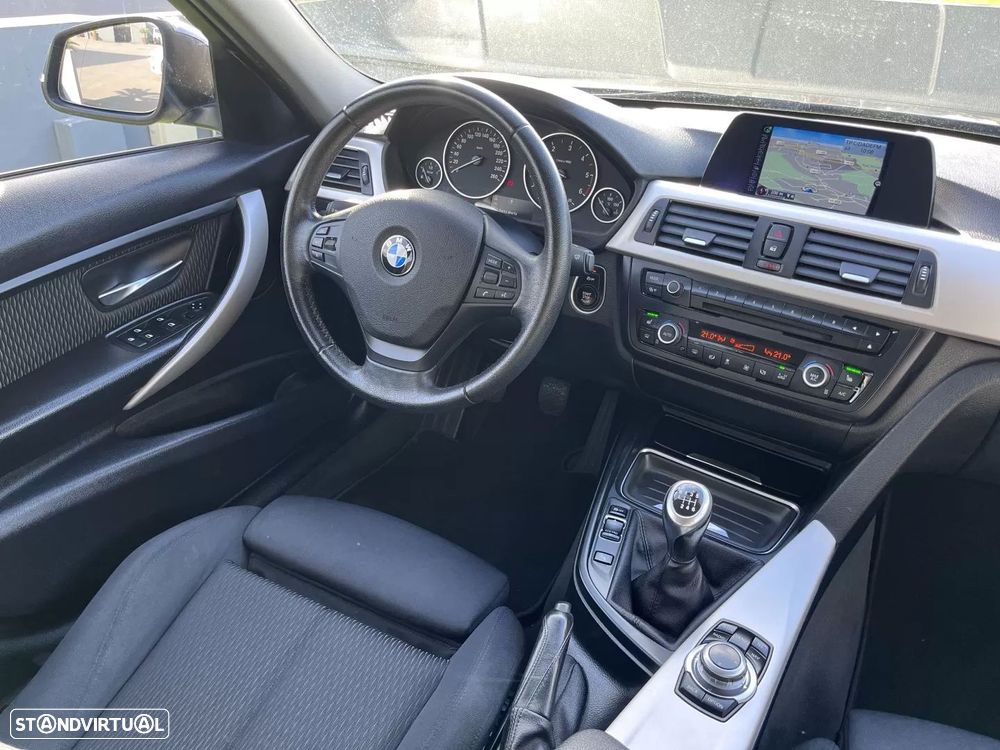 BMW 320 d Touring Sport Line - 25