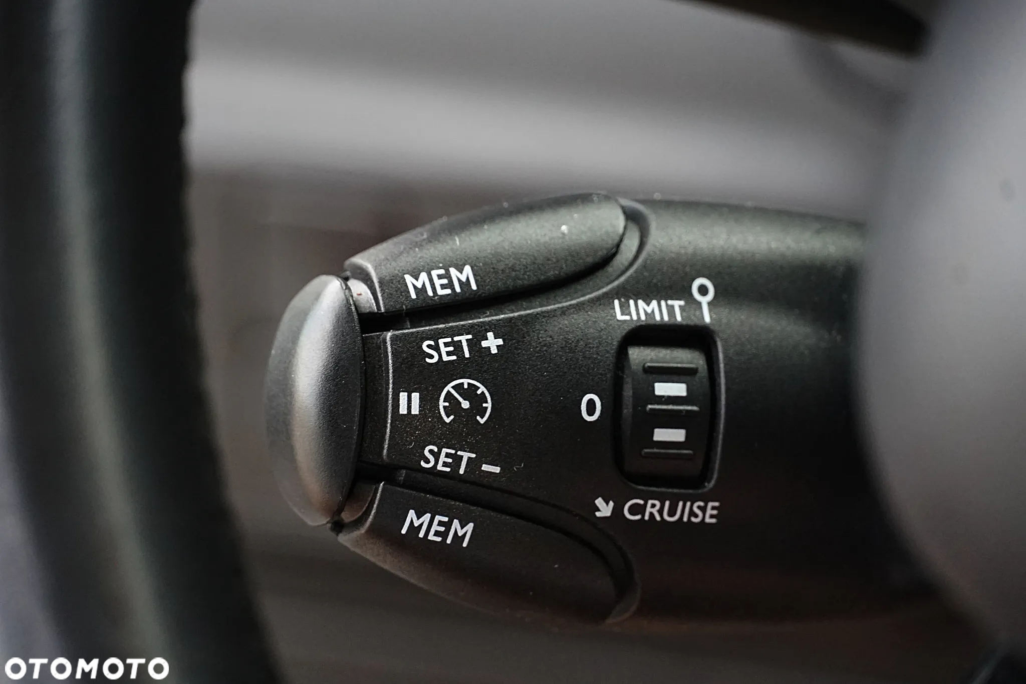 Citroën C3 BlueHDi 100 S&S SHINE PACK - 29