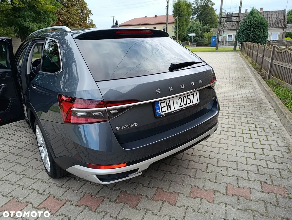 Skoda Superb 2.0 TDI 4x4 DSG Scout - 24