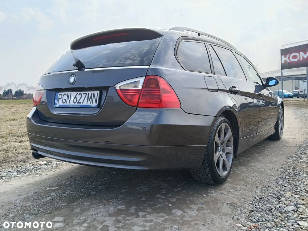 BMW Seria 3 320i - 4