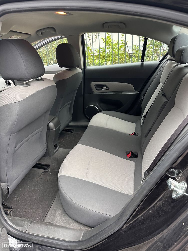 Chevrolet Cruze 1.6 LS - 10