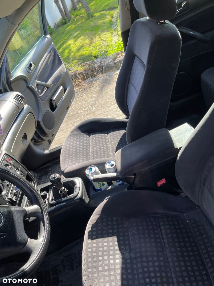 Volkswagen Passat 1.9 TDI Basis - 5
