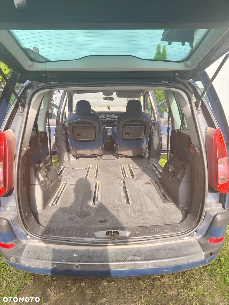 Peugeot 807 2.2 ST - 6