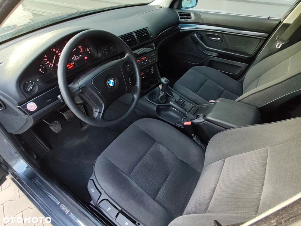 BMW Seria 5 - 29
