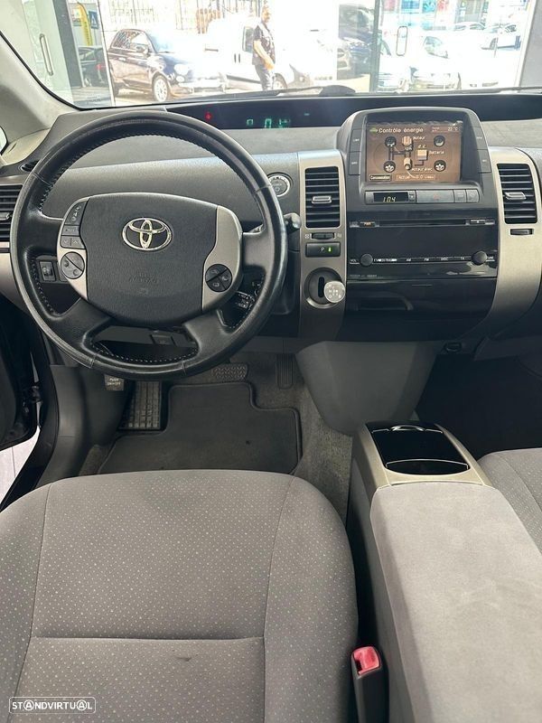 Toyota Prius - 10
