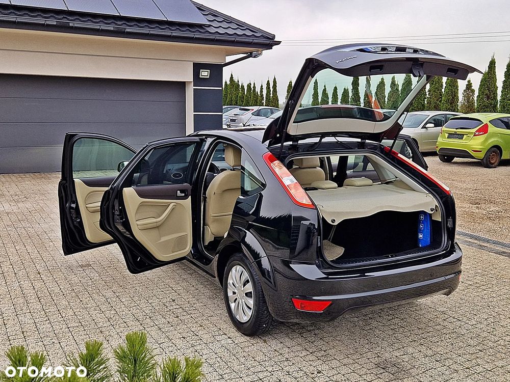 Ford Focus 1.6 Ghia - 6