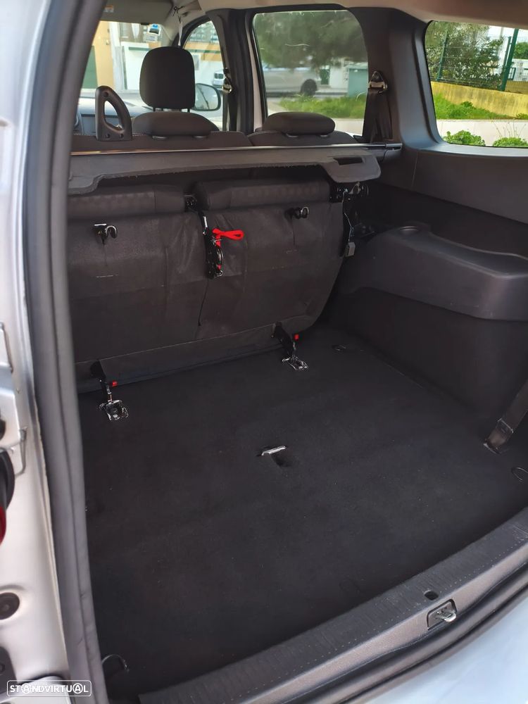 Dacia Lodgy 1.5 dCi Stepway 7L - 4