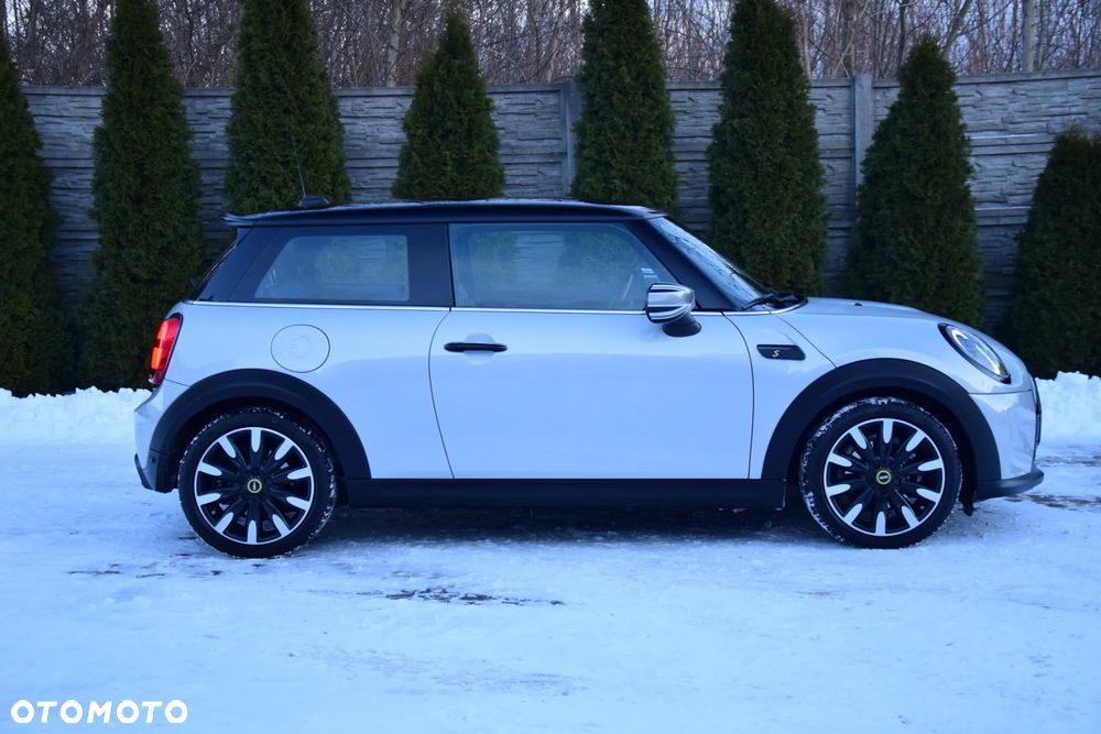 MINI Cooper SE Electric Trim - 11