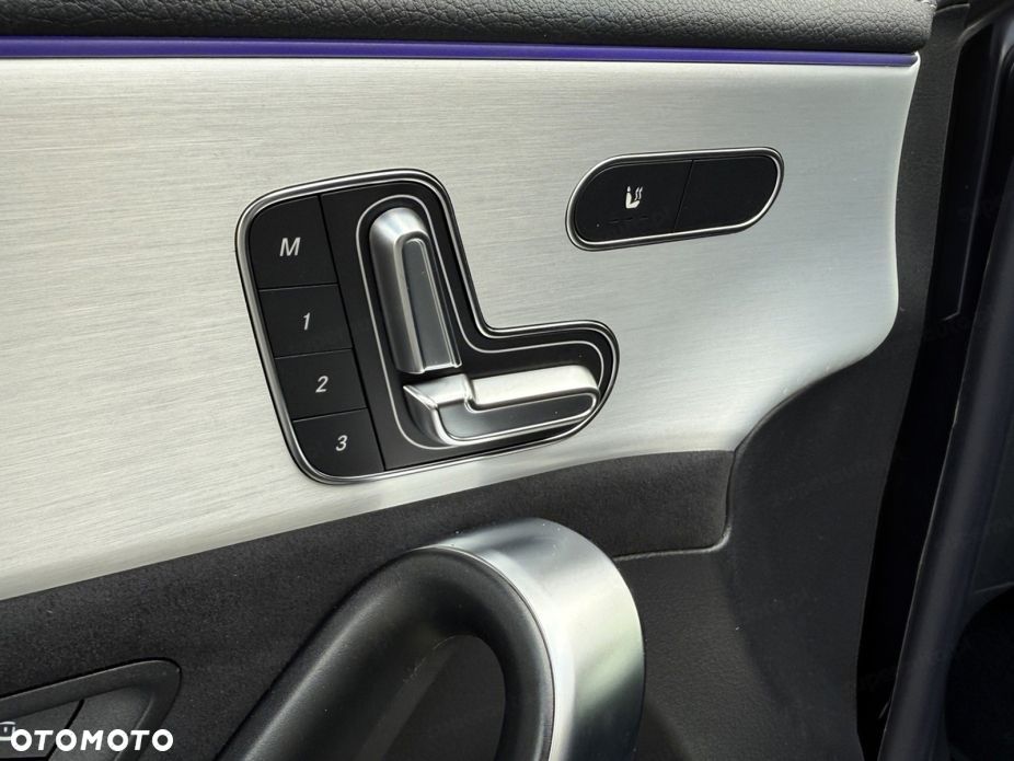 Mercedes-Benz CLA - 12