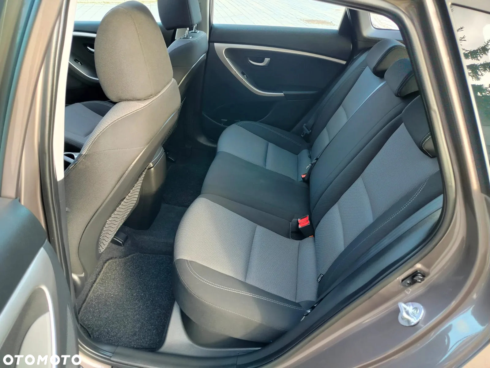 Hyundai i30 blue 1.6 CRDi Trend - 30