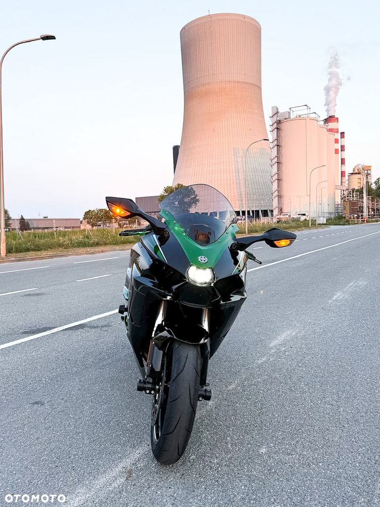 Kawasaki Ninja H2 SX - 3