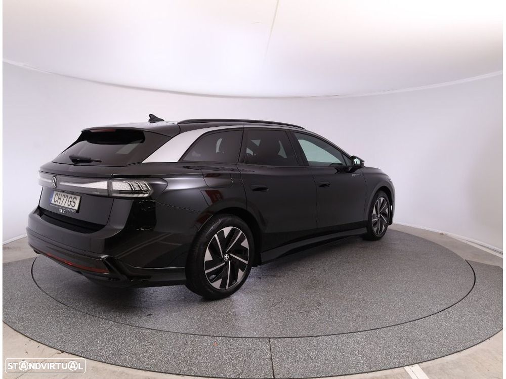 VW ID.7 Tourer 77 kWh Pro Urban - 7